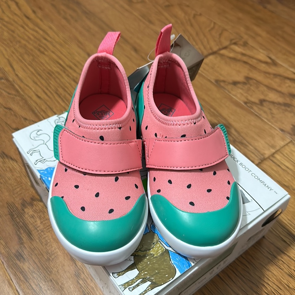 NWT Muck Summer Solstice Size 10